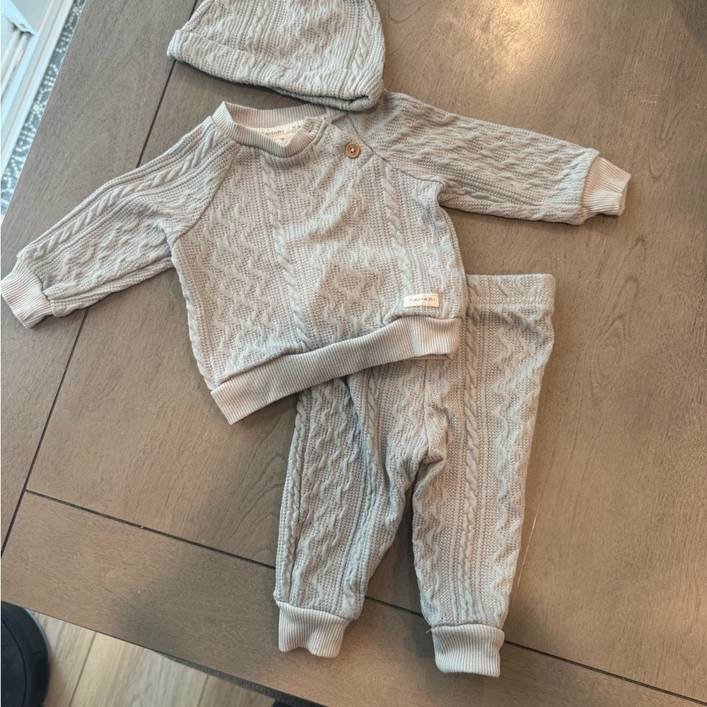 Tahari Cable Knit Baby Set in Cream